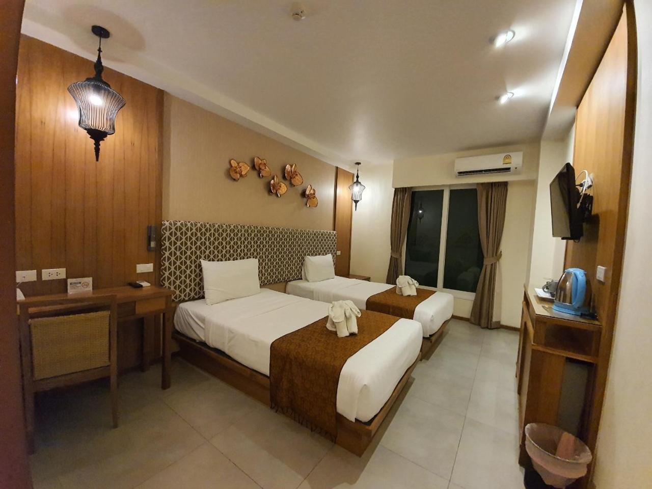 The Signature Hotel @ Thapae Чиангмай Екстериор снимка