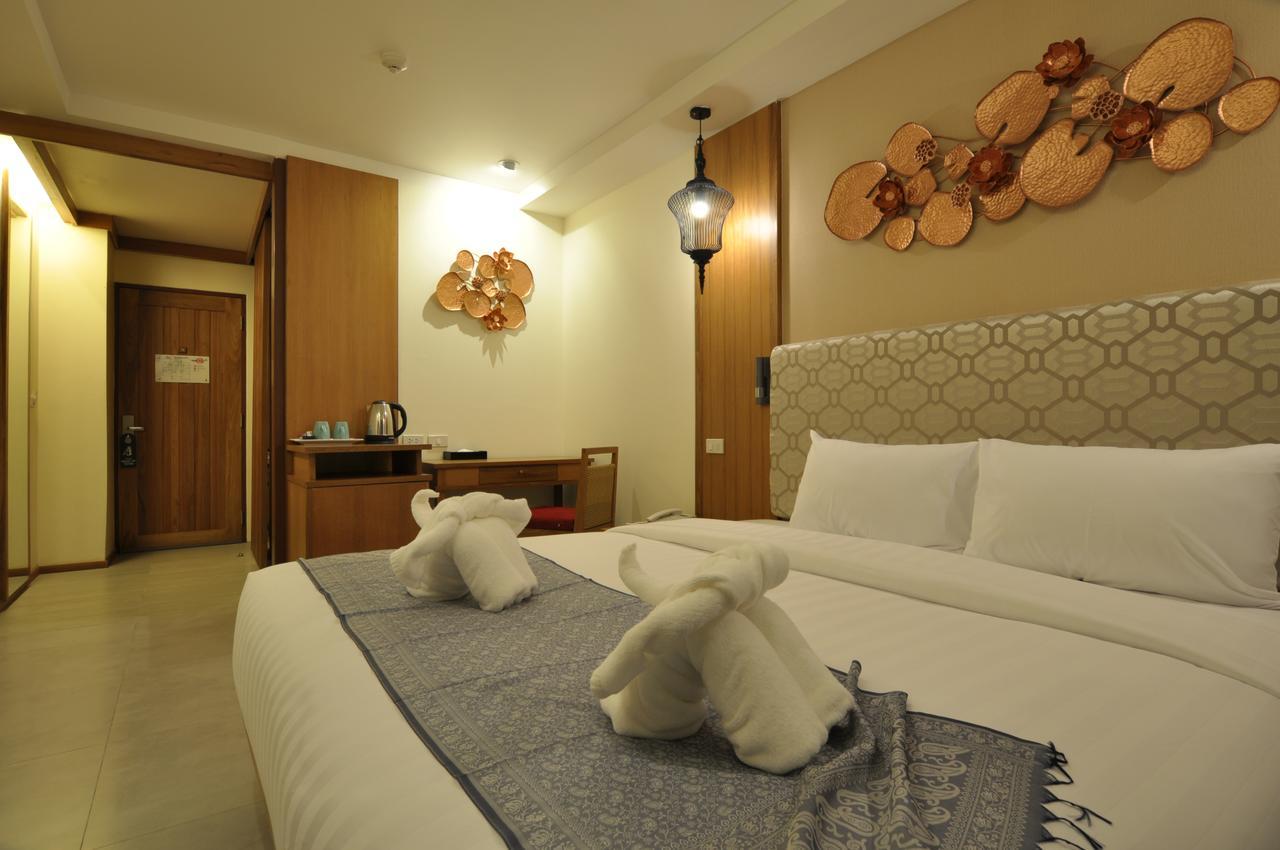 The Signature Hotel @ Thapae Чиангмай Екстериор снимка
